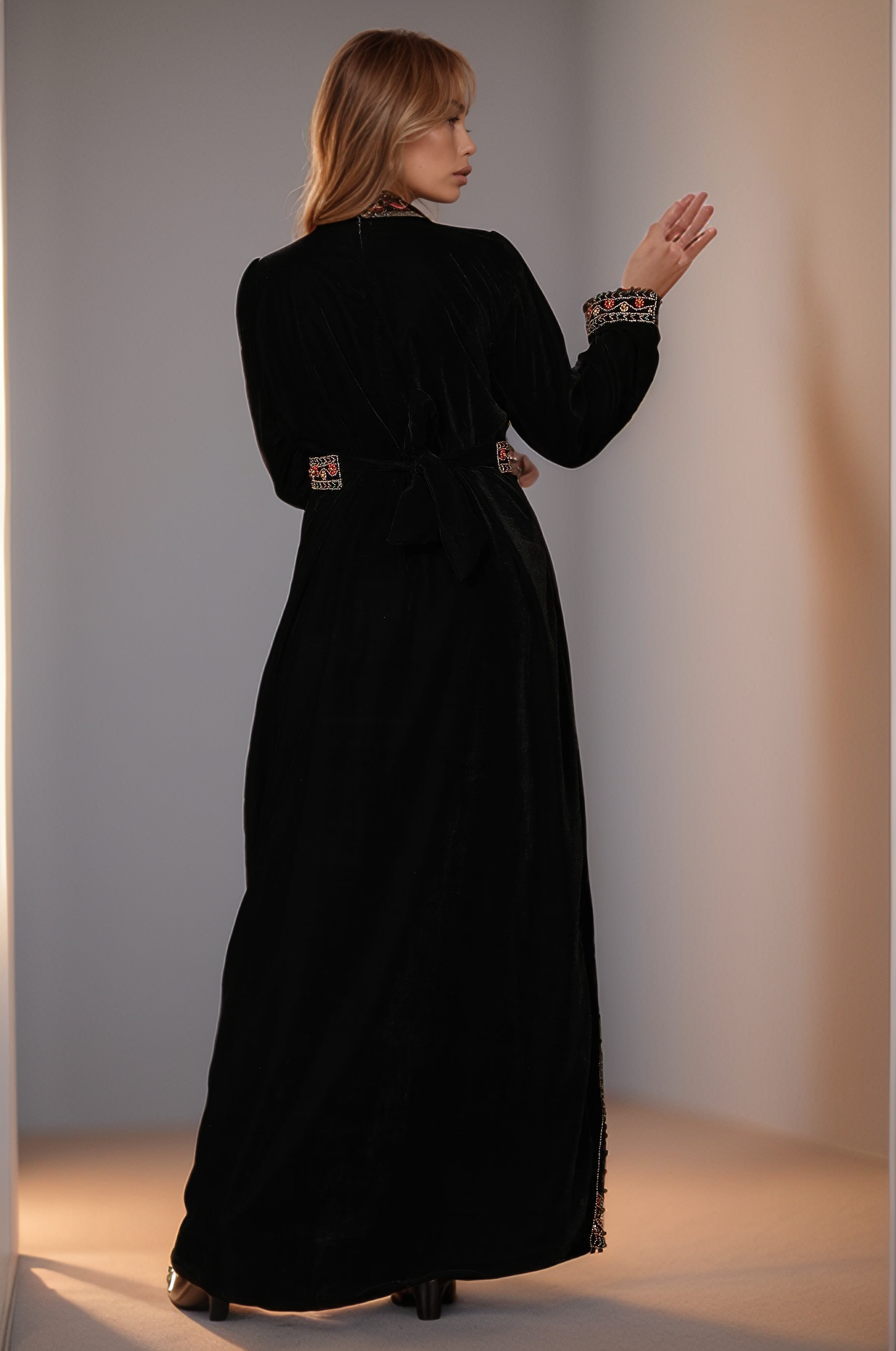 Heritage Black Velvet Thobe